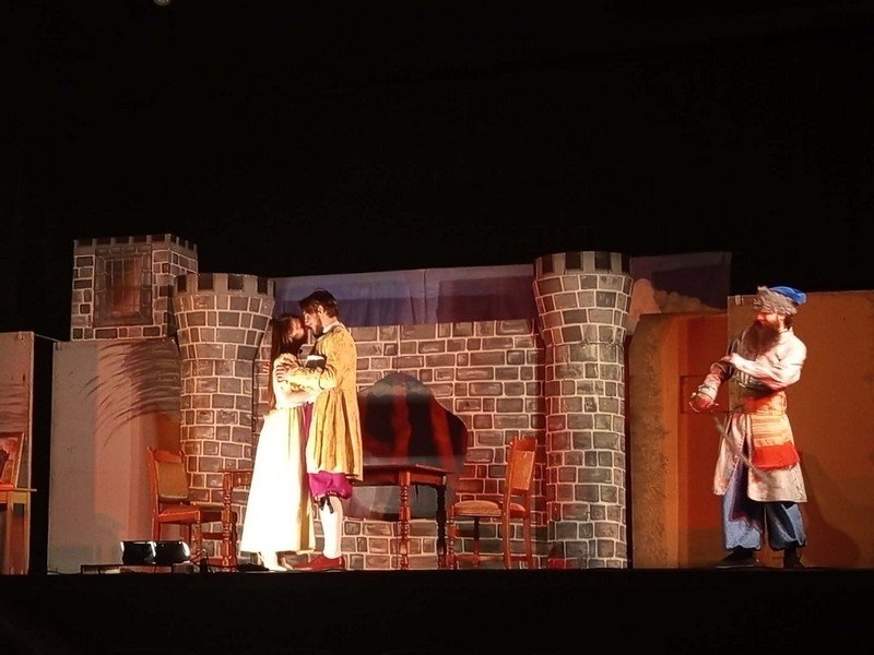 Wyjazd na spektakl teatralny ,,Zemsta”