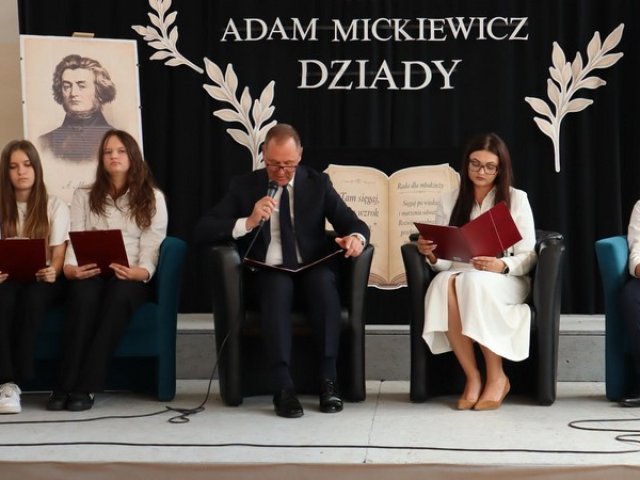 Narodowe Czytanie „Dziadów” Adama Mickiewicza