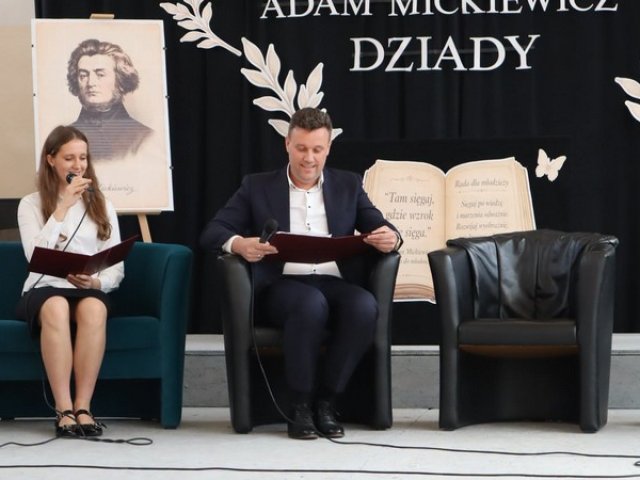 Narodowe Czytanie „Dziadów” Adama Mickiewicza